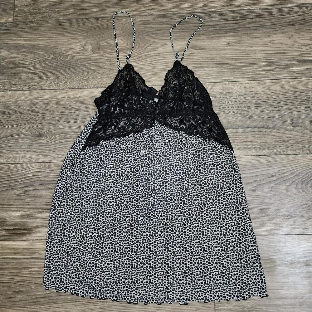 Smart and Sexy brand black & white cheetah print lace cami top size large